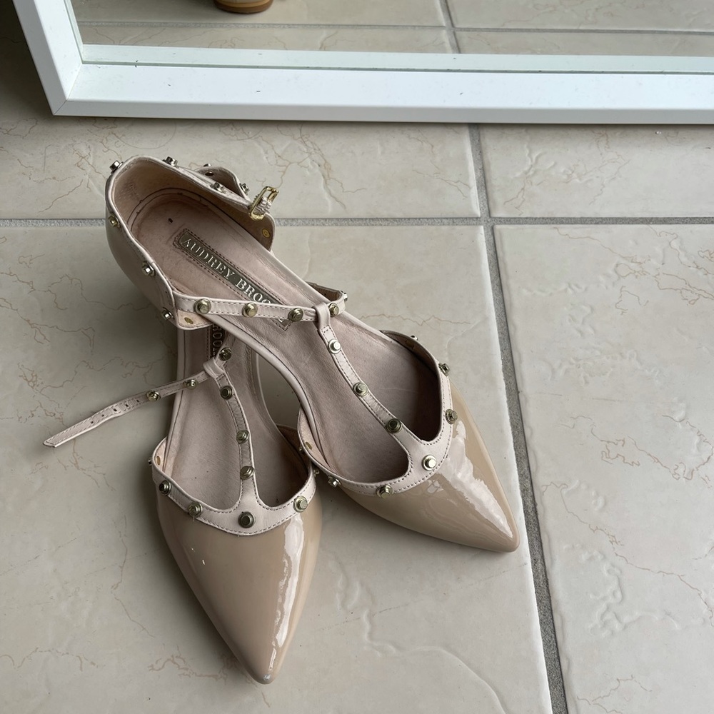 Sandals - Picture 3 of 3